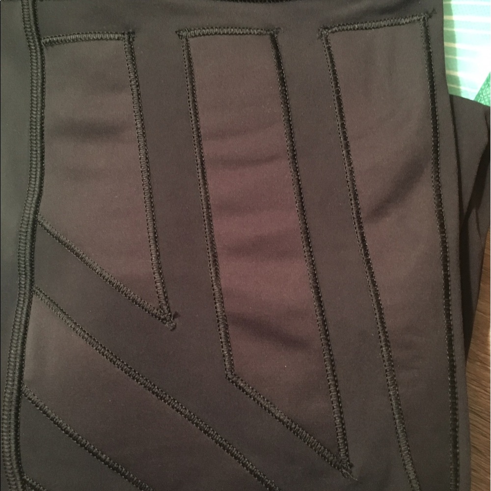 LAST HOURS OR WILL BE DONATED!

Lululemon High waisted Moto leggings - Picture 4 of 4